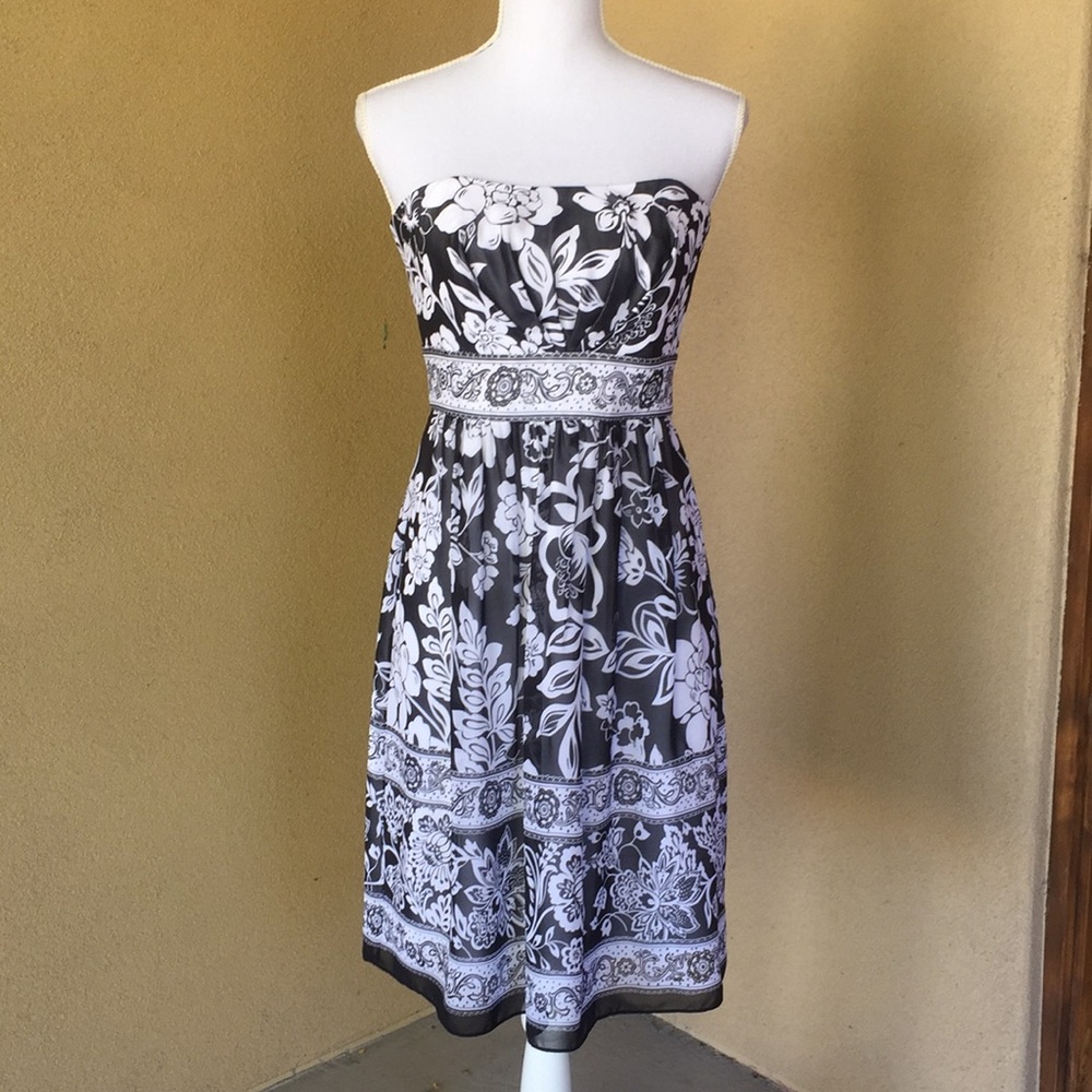 {WHBM}Size 4 Black & White Floral Strapless Dress